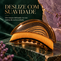 Escova facial de massagem com chamada sobre toque delicado