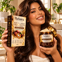 Mulher brasileira segurando máscara Belaira
