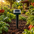 Repelente Solar Ultrassônico para Jardim com Estaca